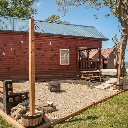 Charming Lakeview Cabin Near Geneva-On-The-Lake! Ashtabula Esterno foto
