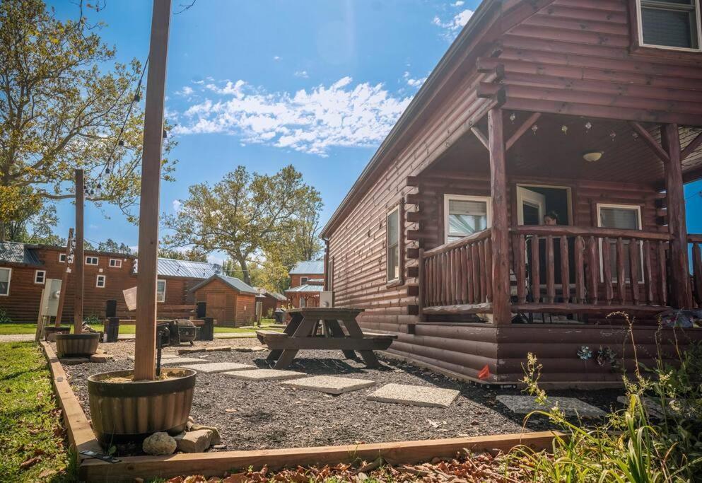 Charming Lakeview Cabin Near Geneva-On-The-Lake! Ashtabula Esterno foto