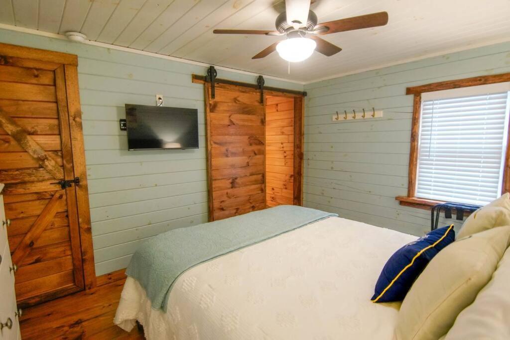 Charming Lakeview Cabin Near Geneva-On-The-Lake! Ashtabula Esterno foto