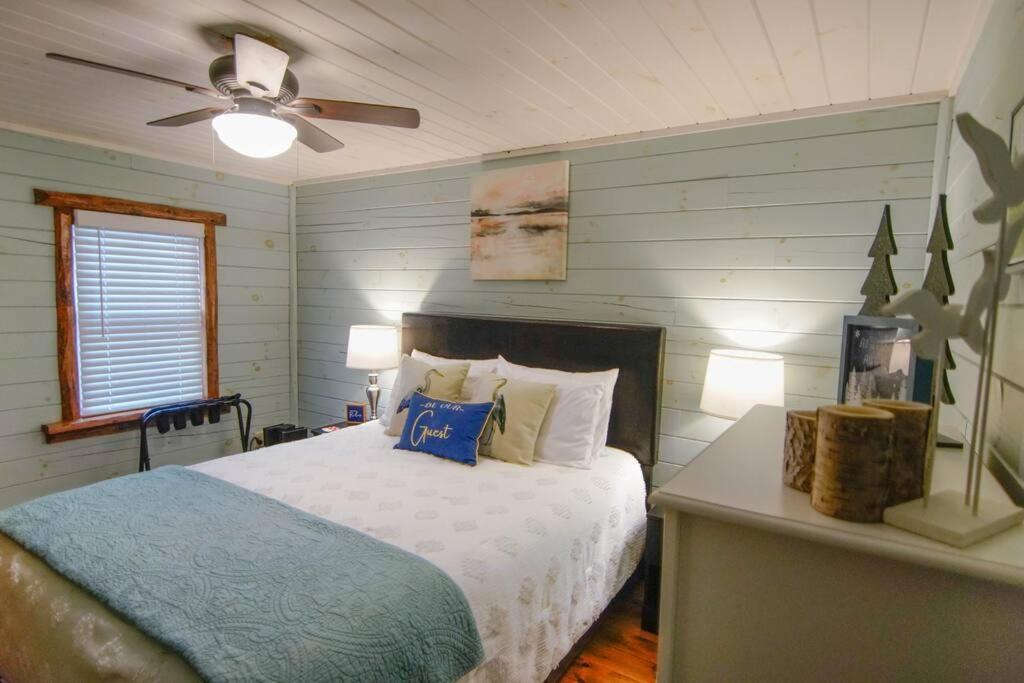 Charming Lakeview Cabin Near Geneva-On-The-Lake! Ashtabula Esterno foto