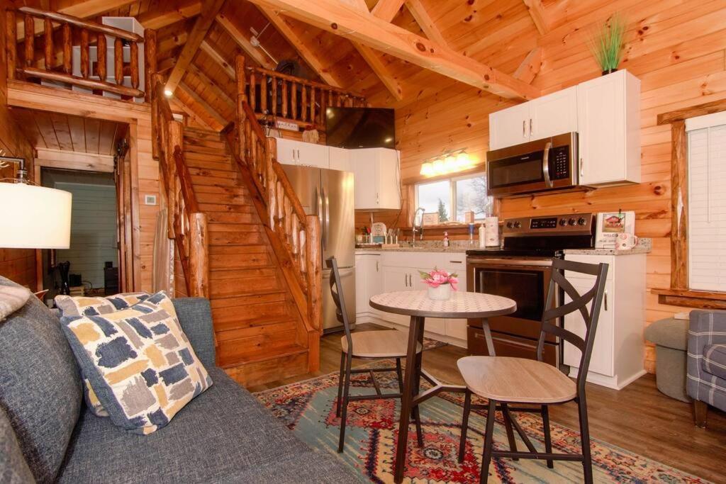 Charming Lakeview Cabin Near Geneva-On-The-Lake! Ashtabula Esterno foto