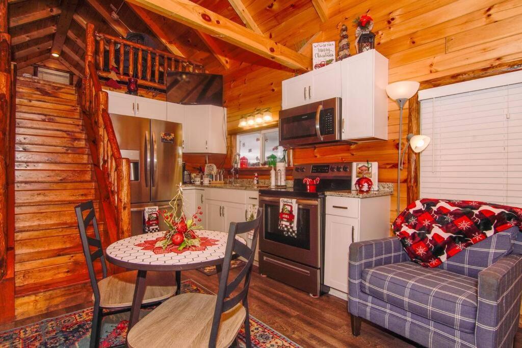 Charming Lakeview Cabin Near Geneva-On-The-Lake! Ashtabula Esterno foto