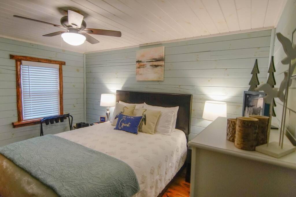 Charming Lakeview Cabin Near Geneva-On-The-Lake! Ashtabula Esterno foto