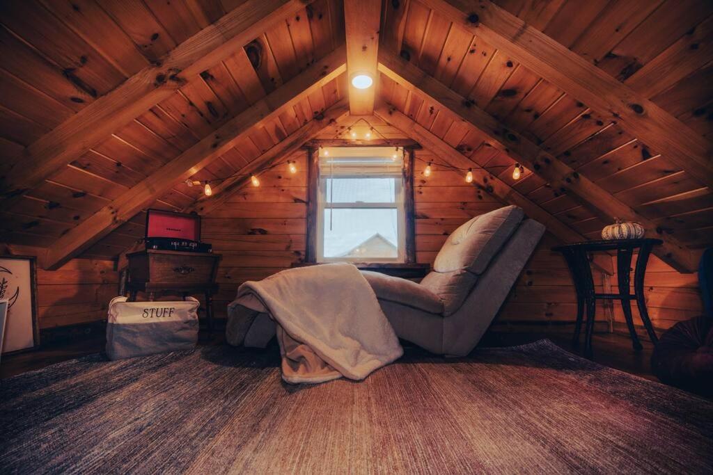 Charming Lakeview Cabin Near Geneva-On-The-Lake! Ashtabula Esterno foto